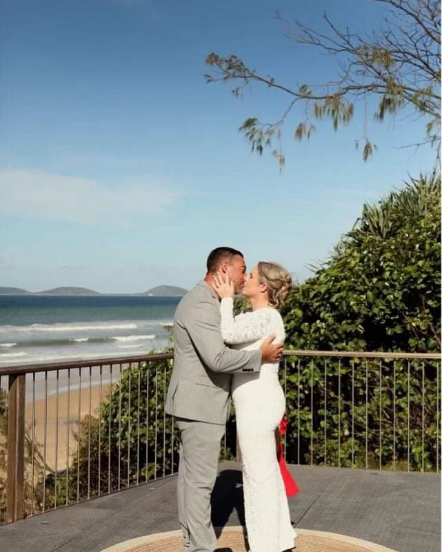 The sun was shining on Tim & Denae as they became husband and wife at Rainbow Beach one year ago today. It was a stunning day for them and their families who were gathered to see them finally married after 16 years & 2 beautiful children together.

Happy 1st wedding anniversary Mr & Mrs Davies.

Photo credits @nicolabranderphotography
